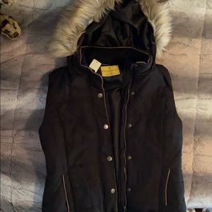 CLEARANCE NWT Prince & Fox hooded vest